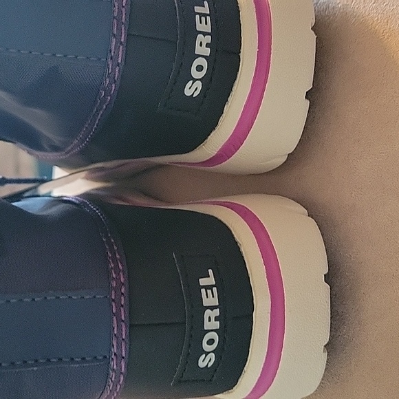 Brand new Sorel boots - Picture 3 of 5